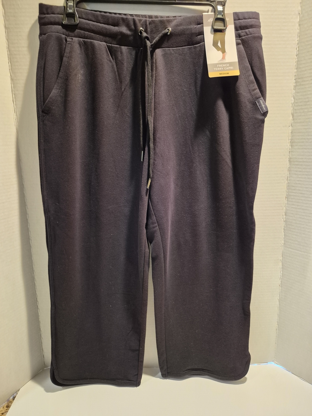 Eddie Bauer Women's French Terry Capri size Med..NEW